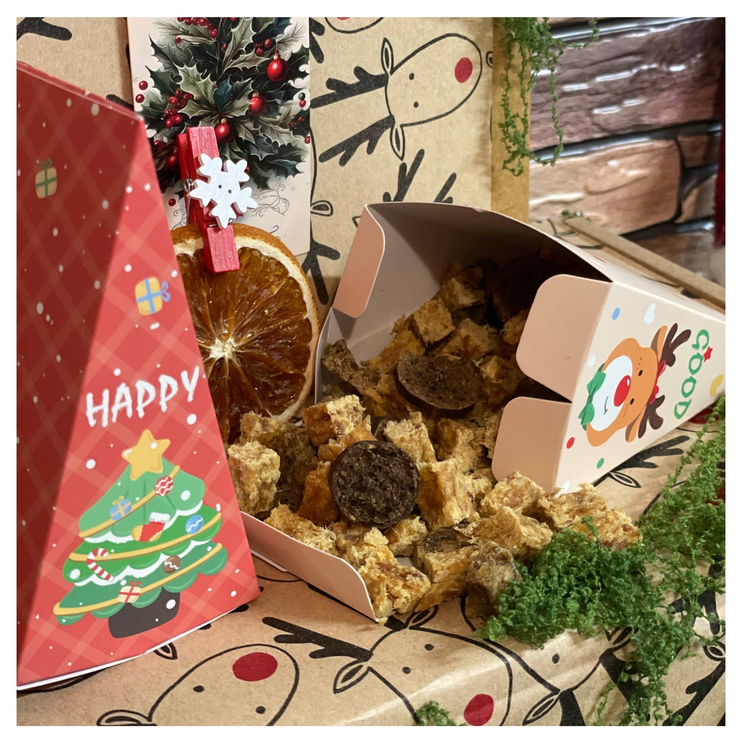 CHEWTOPIA Santa's Little Helper Box
