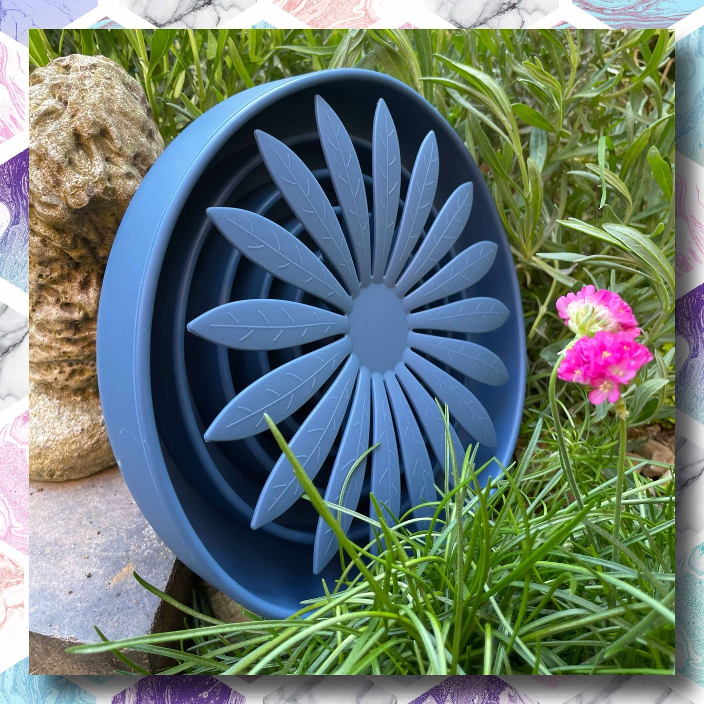 CHEWTOPIA Flower Power Slow Feeder (XL)