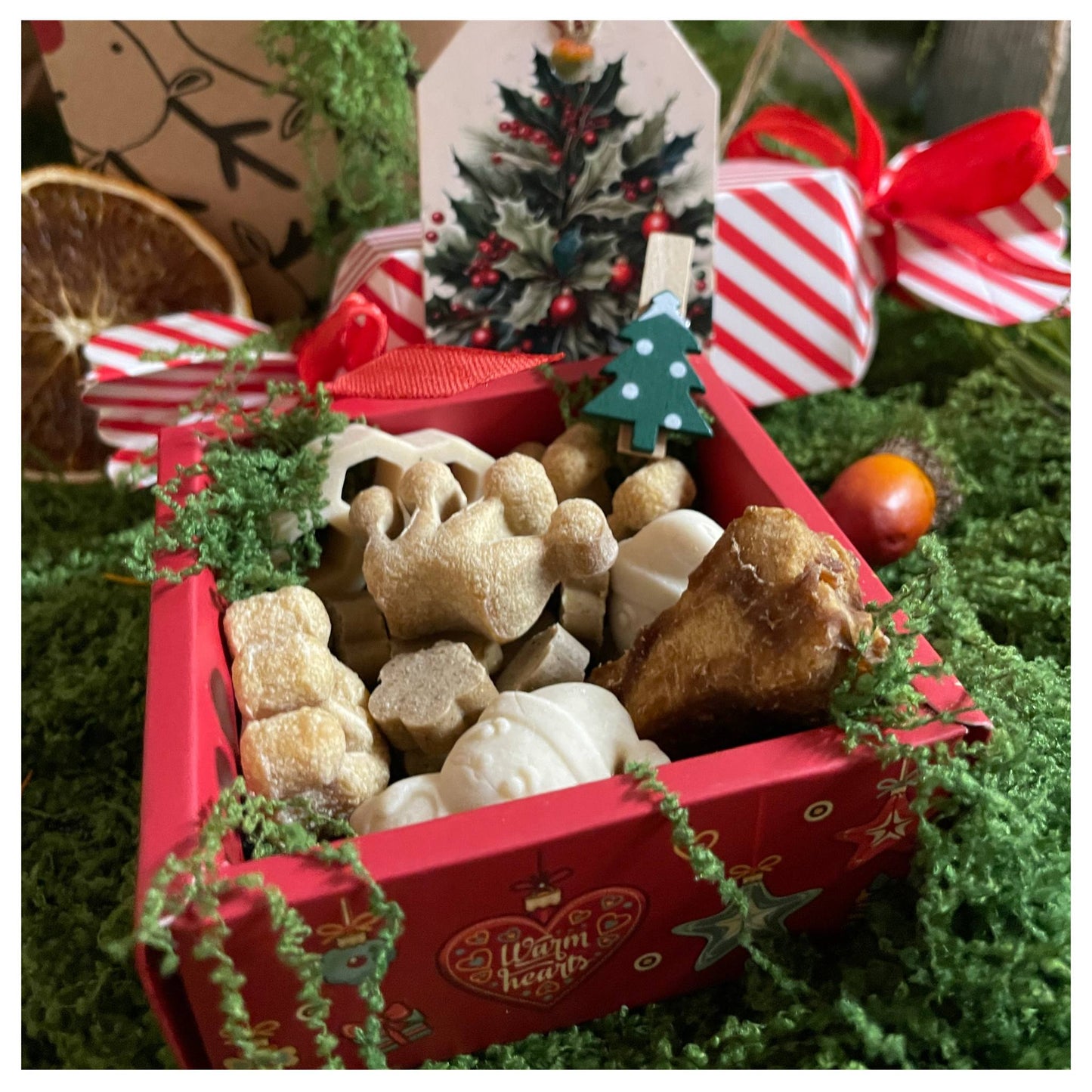 CHEWTOPIA Festive Cracker Snacker